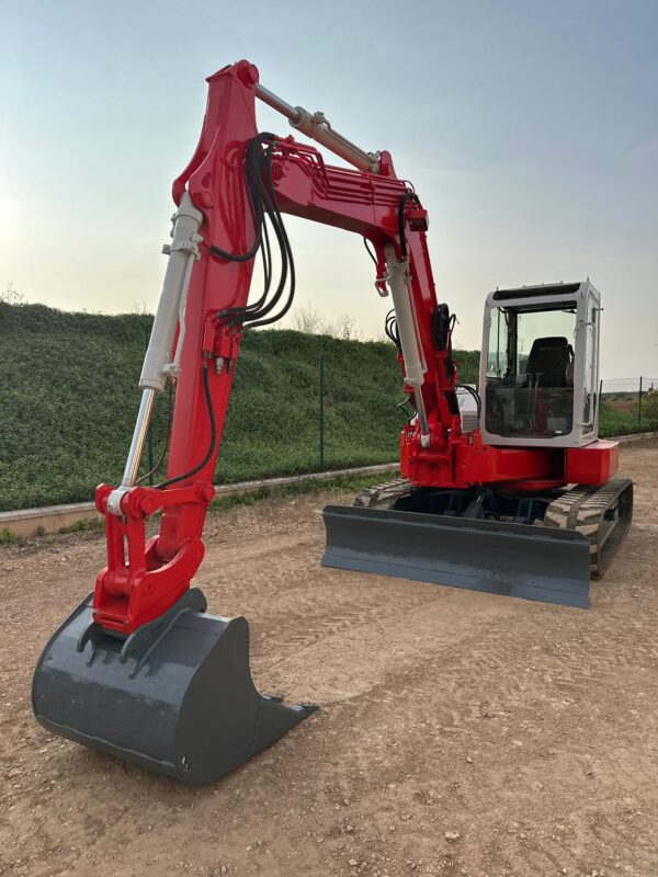 Excavadora Takeuchi TB 180 FR