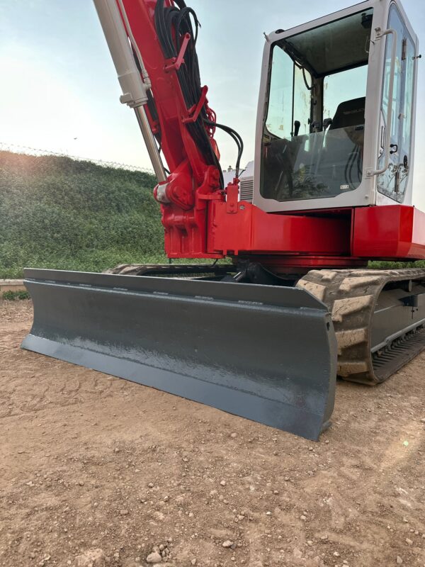 Excavadora Takeuchi TB 180 FR - Imagen 4