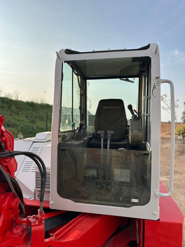 Excavadora Takeuchi TB 180 FR - Imagen 6